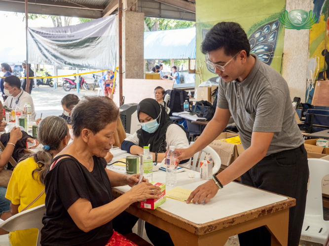 Free vitamins and other basic medicines were given to beneficiaries who availed of the consultation. 