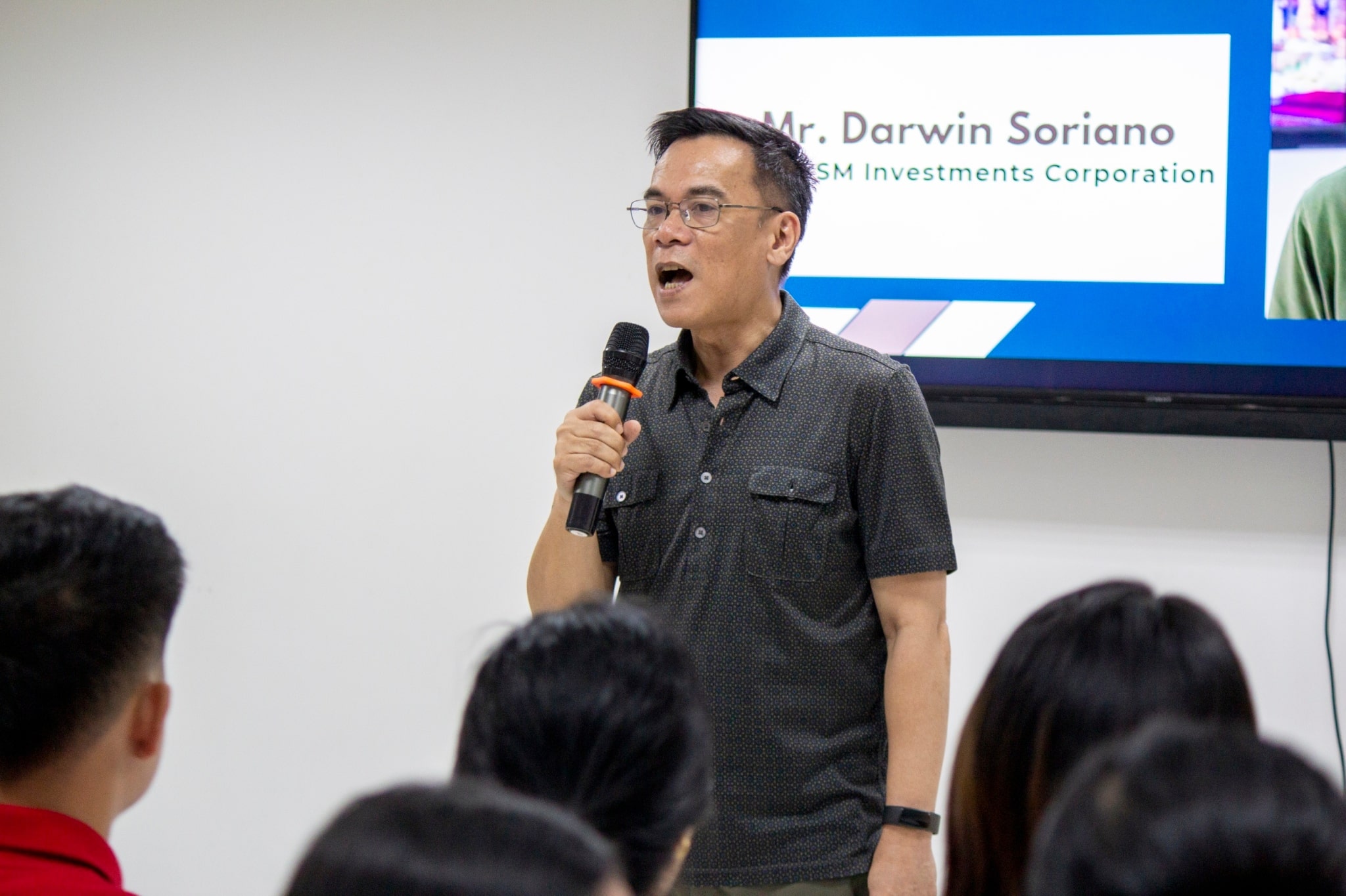 Darwin Soriano shared valuable knowledge on how scholars can prepare for job interviews. 【Photo by Matt Serrano】
