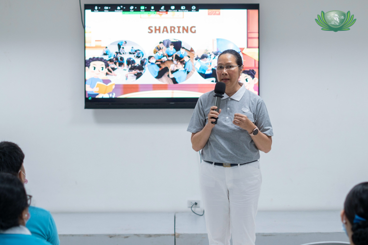 With over 30 years of corporate banking experience, Tzu Chi volunteer Joy Gatdula shared her own advice on the benefits of company loyalty.