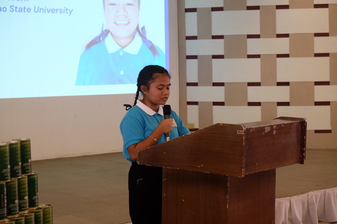 Rosevic Cabaral gives an inspirational talk on her journey to being a Tzu Chi scholar. “This scholarship has given me the strength to move forward, the opportunity to reach for my dreams, to make a positive impact in the world, and embody the spirit of compassion that defines the Tzu Chi mission.”