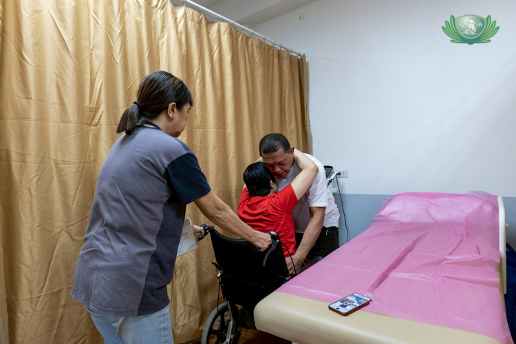 Every therapy day is a family day for the Serrano family, who support Rica in her health journey.