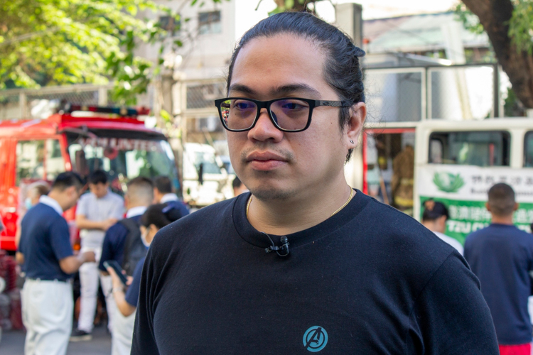 Having encountered Tzu Chi in relief efforts for fires and the pandemic, Barangay Chairman John Ray Antido is grateful for the tireless assistance and genuine care offered each time by volunteers. “Not just in our area but in other neighborhoods as well. Thank you for your help, Tzu Chi,” he says. 【Photo by Matt Serrano】