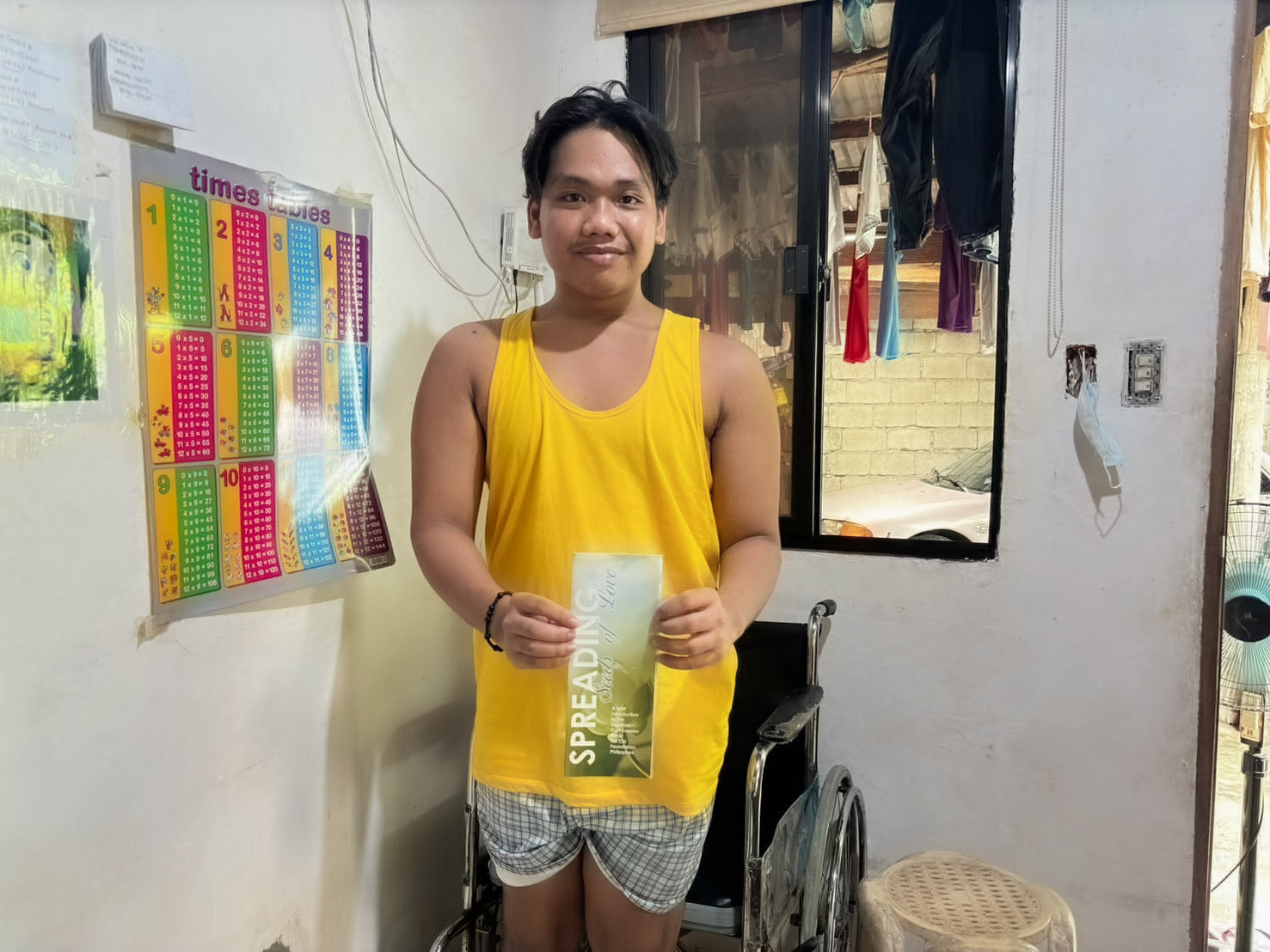 After receiving the “Spreading the Seed of Love” pamphlet from Tzu Chi volunteers, Don reflected on how he once took simple blessings, like walking and eating nutritious food for granted. Now he cherishes his health deeply, embracing the lesson that prevention is truly better than cure.