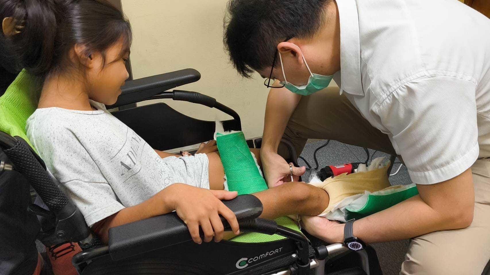 Jamaica Gillado returned to see Dr. Woo on September 21, 2026, for a follow-up and upper cast removal.