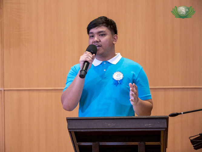 If Neil Aldrin Yabut followed his plan to drop out of school to support his siblings, he would not be addressing fellow scholars at the 2025 Scholars’ Camp as the batch’s scholar with the highest average. “Whatever challenges you face in life, please, don’t give up,” says Neil, who graduates magna cum laude from Pampanga State Agricultural University.