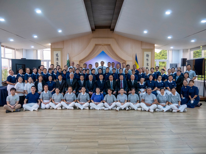 Group photo of Tzu Chi volunteers during the Pampanga office inauguration. 【Photo by Matt Serrano】