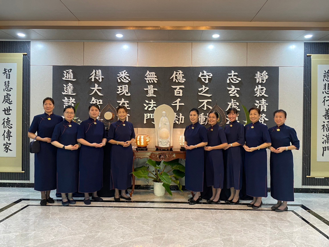 Volunteers from Manila show support on Tzu Chi Pampanga office inauguration. 【Photo by Matt Serrano】