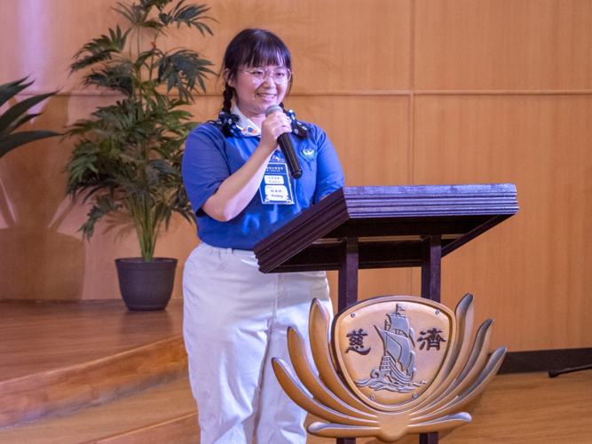 Tzu Chi Youth from Taiwan who goes by the nickname Monkey shared her experience volunteering at a hospital’s emergency room.