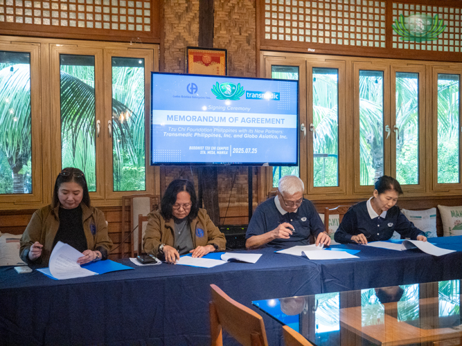 Tzu Chi Philippines and Globo Asiatico sign the Memorandum of Agreement for patient support through the Medical Assistance Program. Globo Asiatico is represented by Julita Geronimo (second from left), president and CEO, and Rose Salamanca (first from left), commercial lead. 