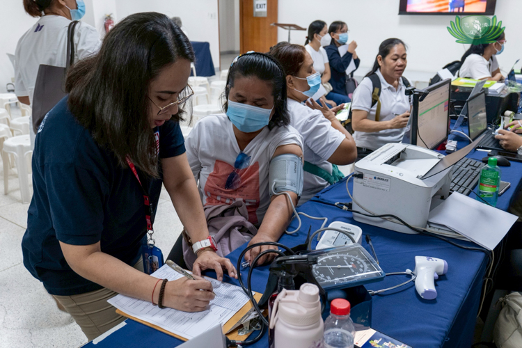 Attendees were also able to avail of prescriptions, referrals, and vital signs monitoring provided by doctors of Chinese General Hospital and Medical Center, one of over 3,800 accredited YAKAP health facilities in the country. 