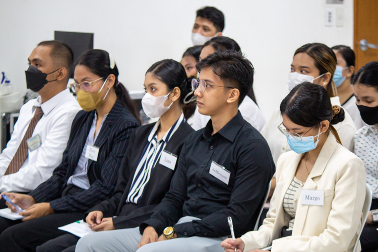 One of the most popular events of Tzu Chi’s Humanities class, the Mock Interview and Career Talk was attended by 50 graduating scholars.【Photo by Marella Saldonido】