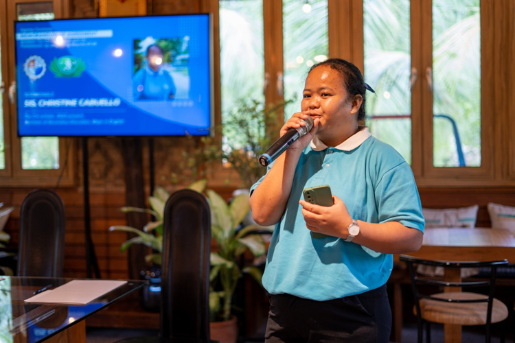 In only her second year as a scholar, Christine Cabuello says that Tzu Chi “made me a better version of myself. Maybe in the future, I can be a volunteer to the new batch of scholars.”  【Photo by Jeaneal Dando】