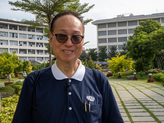 Tzu Chi Bicol Coordinator Antonio Tan brought 31 volunteers to the youth camp.【Photo by Matt Serrano】