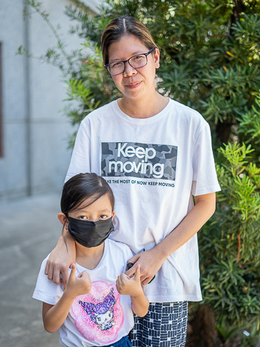 Mariekris Lapay (right) named her daughter Wish “because we really prayed to have her.” Now 6, Wish was practically a newborn when she was diagnosed with ventricular septal defect or a hole in the heart. 【Photo by Marella Saldonido】