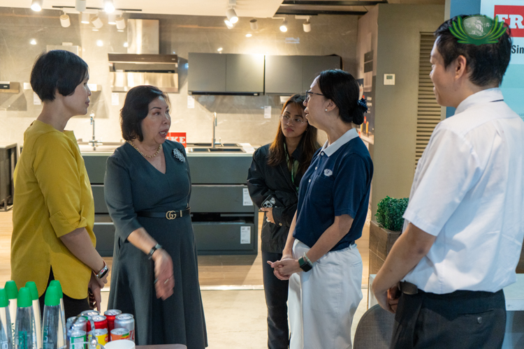 (From left) Wilcon Depot President and CEO, Lorraine Belo-Cincohan, and Senior Executive Vice President and COO Rosemarie Bosch Ong welcomed Tzu Chi Foundation Philippines’ Deputy CEO Peggy Sy Jiang during the turnover of a P300,000 donation for Typhoon Tino relief efforts.