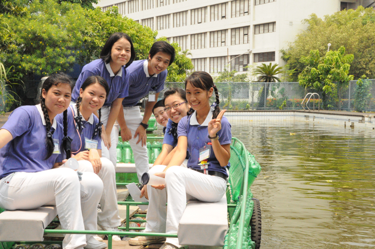 Leo Villanueva (fourth from left) with fellow Tzu Chi Youth at a Youth Camp in 2013