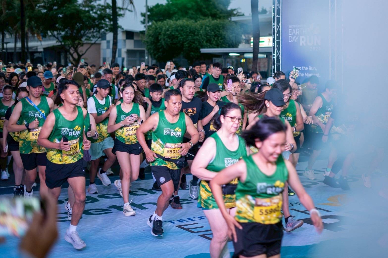 Over 15,000 runners spread across 1KM, 5KM, 10KM, and 21KM race categories participated in the Manila leg of Runrio’s TECNO CAMON 50 Series Earth Day Run.