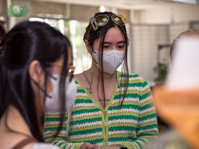 “I try to be vegetarian as much as I can,” says Allie Sy. “And that’s why I really like Tzu Chi, because the food is so good even though it’s vegetarian.” 【Photo by Daniel Lazar】