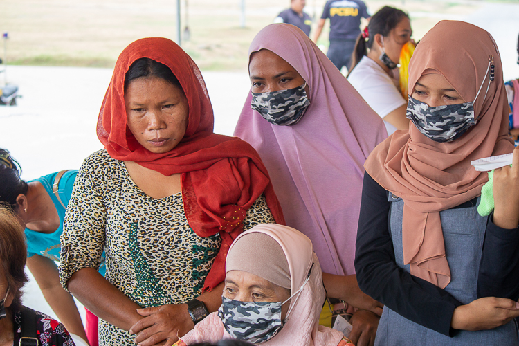 Many Muslim patients were accommodated in the 262nd medical mission in Isulan, Sultan Kudarat. 【Photo by Marella Saldonido】