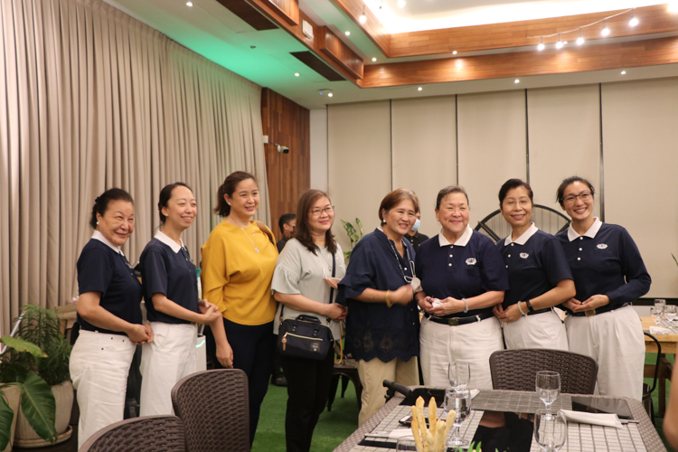 The tea party also serves as a reunion of long-time, old, and new Tzu Chi volunteers. 【Photo by Divina Villacrusis】