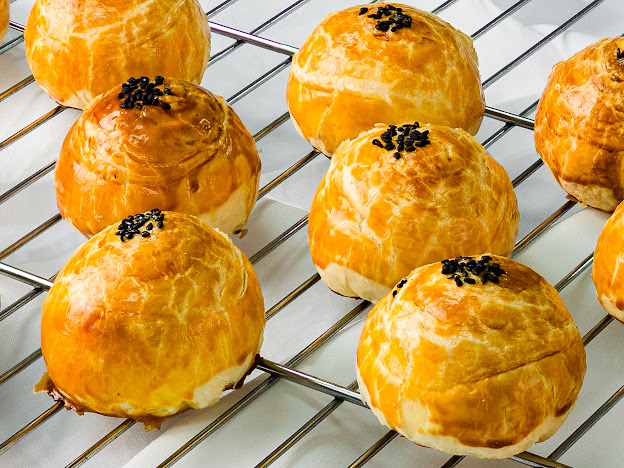 Breads and pastries from the Tzu Chi Bakery are available at the bazaar.