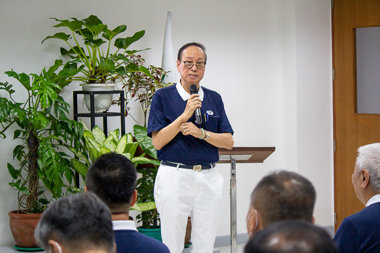 Tzu Chi Bicol volunteer Antonio Tan highlighted his chapter’s efforts to make education via scholarships accessible to disadvantaged youth in his province. He also regularly meets with businessmen to talk about Tzu Chi Foundation. “Blessings don’t always come in the form of money,” he said. 【Photo by Marella Saldonido】