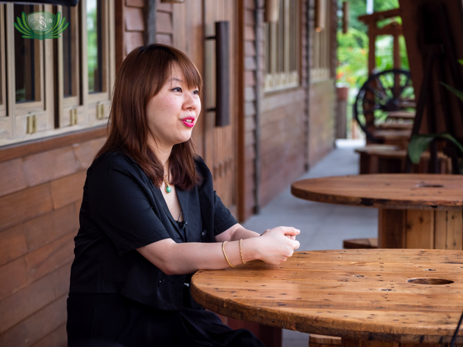 Diane Nicole Go shares with Tzu Chi Philippines the story of her food blog ‘Fried and Prejudice’ at the Buddhist Tzu Chi Campus (BTCC). 【Photo by Daniel Lazar】