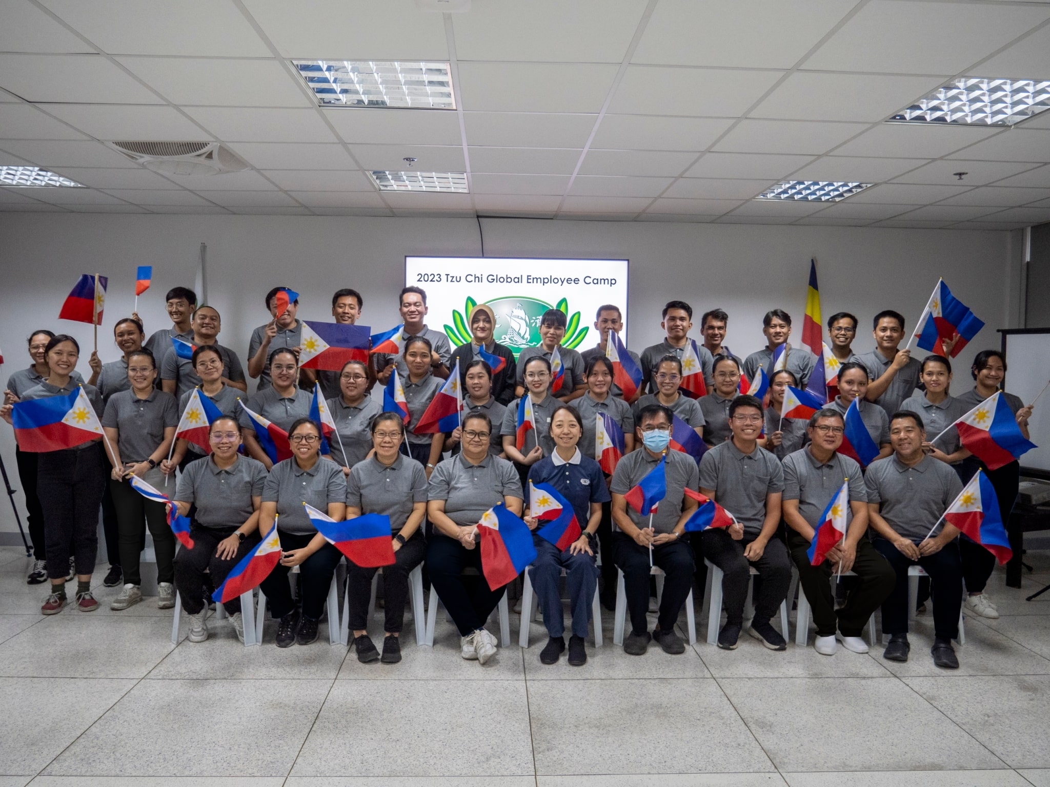 Tzu Chi Philippines employees join in the 2023 Tzu Chi Global Employee Camp on September 22-24 at the Buddhist Tzu Chi Campus in Sta. Mesa, Manila. 【Photo by Matt Serrano】