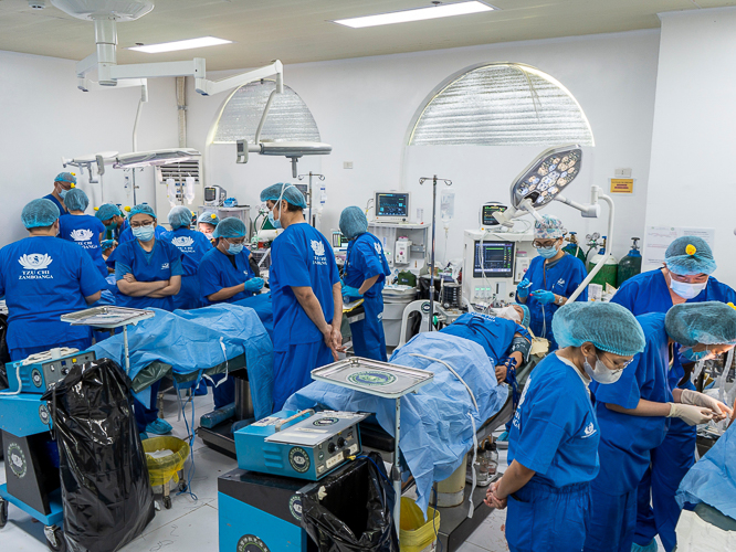 Surgeries were conducted simultaneously during Tzu Chi’s three-day medical mission. Doctors performed 38 thyroidectomy (goiter), 25 herniorraphy (hernia), one cholecystectomy (gall bladder), one mastectomy (breast), 2 cyst removal, and 3 minor surgeries at the Sultan Kudarat Provincial Hospital. 【Photo by Harold Alzaga】