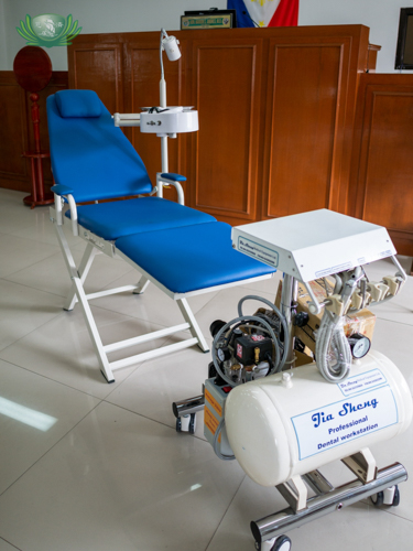 Dental Chair donated by Tony Andres【Photo by Daniel Lazar】