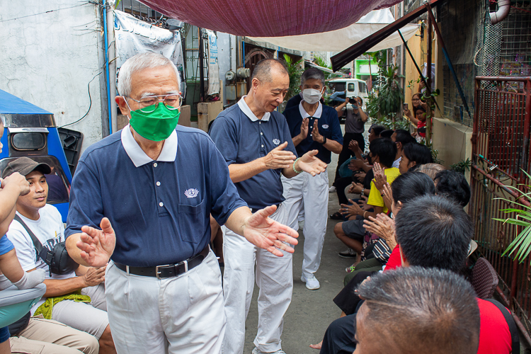 Tzu Chi volunteers join in the celebration.  【Photo by Marella Saldonido】