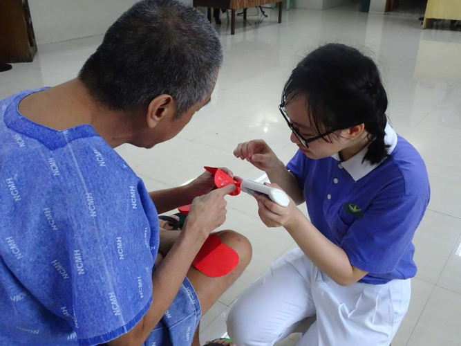 After joining the Tzu Chi Youth Camp in 2016, Miaolin Li volunteered for a visit to the National Center for Mental Health. Today, Miaolin now works as a behavioral therapist providing therapy to children with special needs.