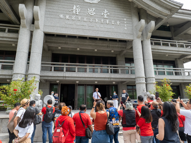 Around a hundred guests from the media, social media, and the Quezon City government visited the foundation as part of the city’s Chinese New Year celebration. 【Photo by Marella Saldonido】