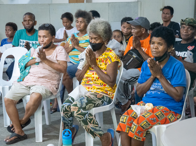 Twenty-one Aetas endured a two-hour trip from their community in Sitio Target, Barangay Sapang Bato, to Tzu Chi's dental mission in Mitchell Avenue, Balibago, Angeles, to avail of free dental treatments.