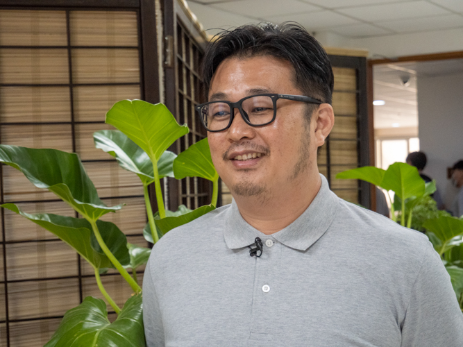 He runs a retail construction company and is a father of four kids. But Dexter Tsang will always find time to volunteer with Tzu Chi. “It’s worth the day,” says Dexter, who is based in Ipil, Zamboanga Sibugay. 【Photo by Matt Serrano】