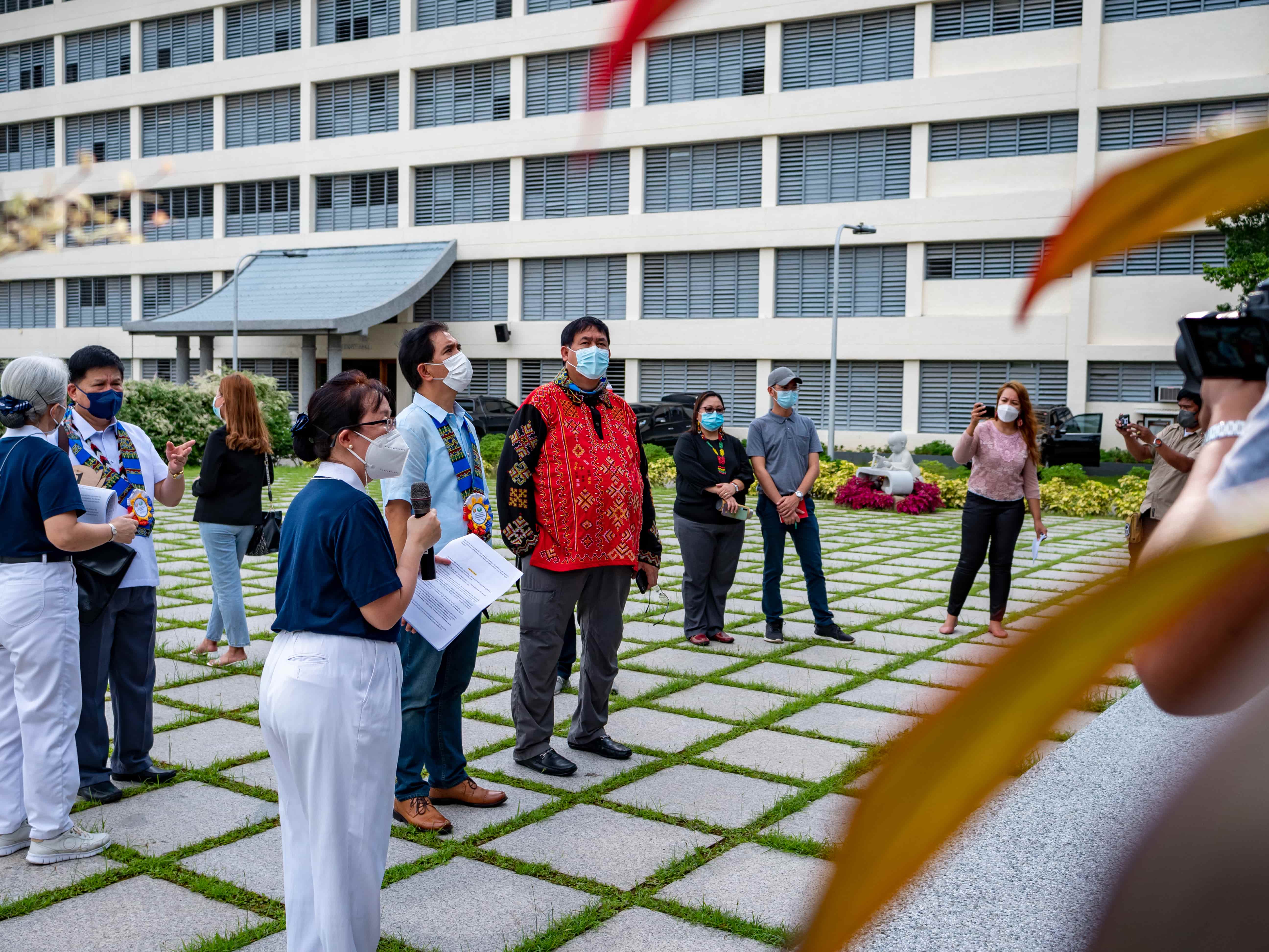 NCIP delegates being given the history and significance of Jing Si Abode.【Photo by Daniel Lazar】