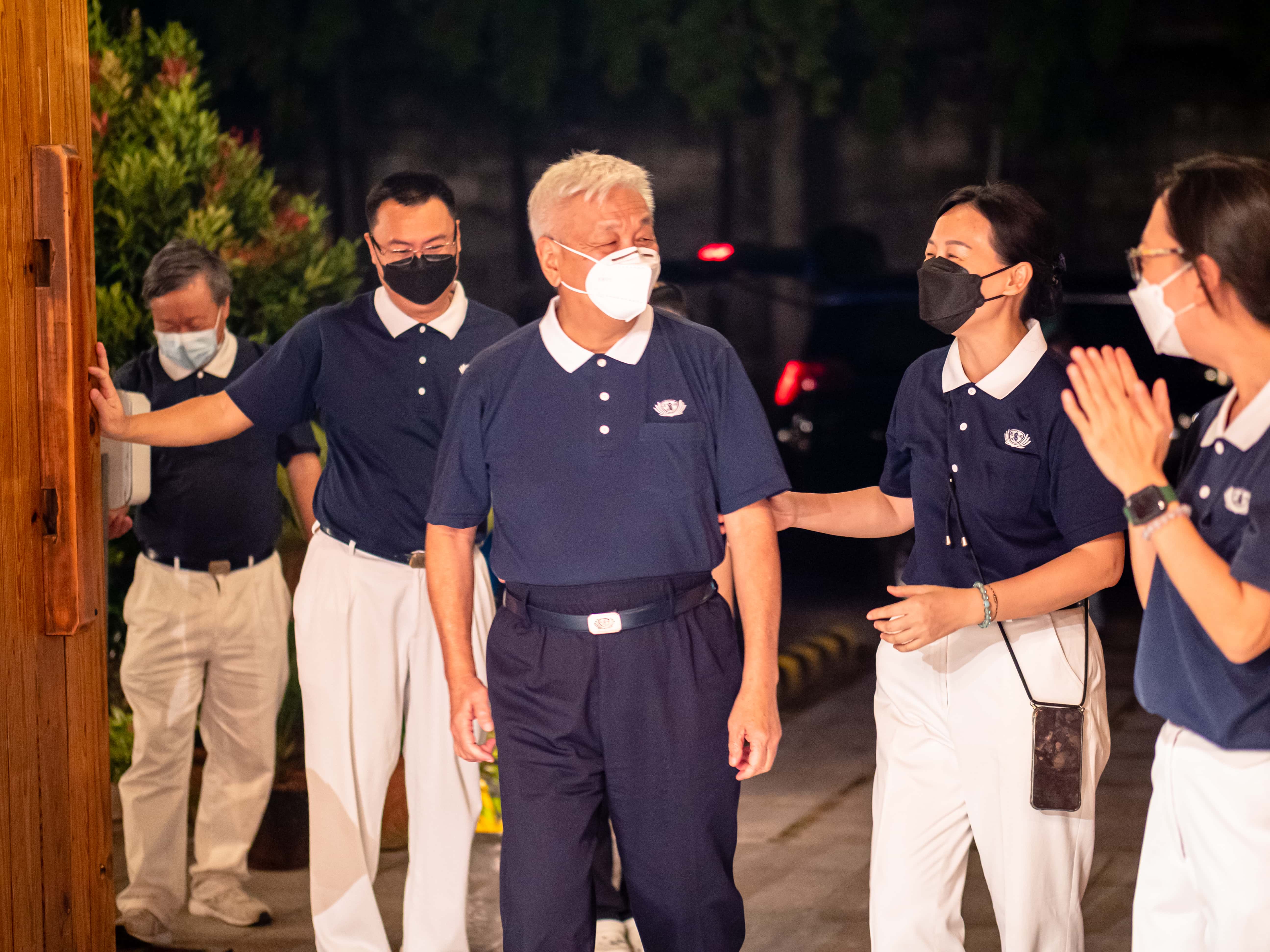 Tzu Chi CEO Henry Yunez arriving at the Coffee Shop.【Photo by Daniel Lazar】