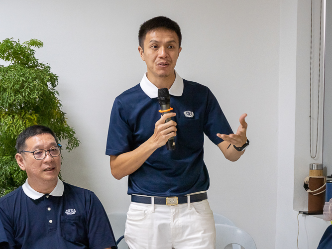 “It’s important to form relationships [with your beneficiaries],” says Tzu Chi Zamboanga volunteer Harvey Yap (right). “Once you form the relationship, you’ll be able to help these people have a normal life. This is precisely the miracle. Because of these relationships, we were able to change the lives of other people.” 【Photo by Marella Saldonido】