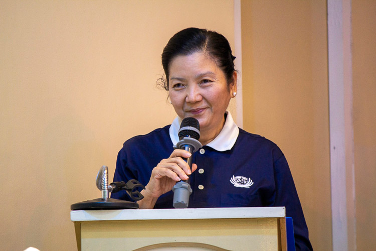 Tzu Chi’s Educational Committee Head Rosa So shares a heartwarming and congratulatory message to Tzu Chi scholars. 【Photo by Matt Serrano】