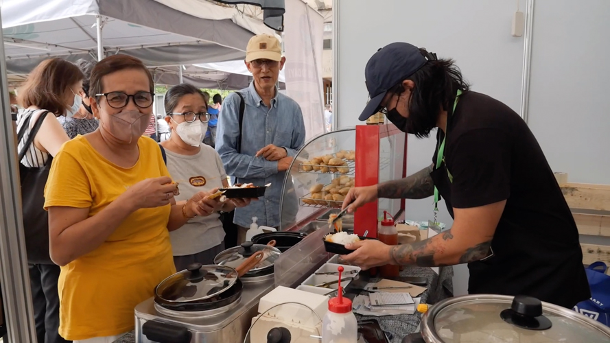 Customers can’t get enough of Vutcher’s vegan versions of bopis, dinuguan, and sisig. 【Photo by Harold Alzaga】