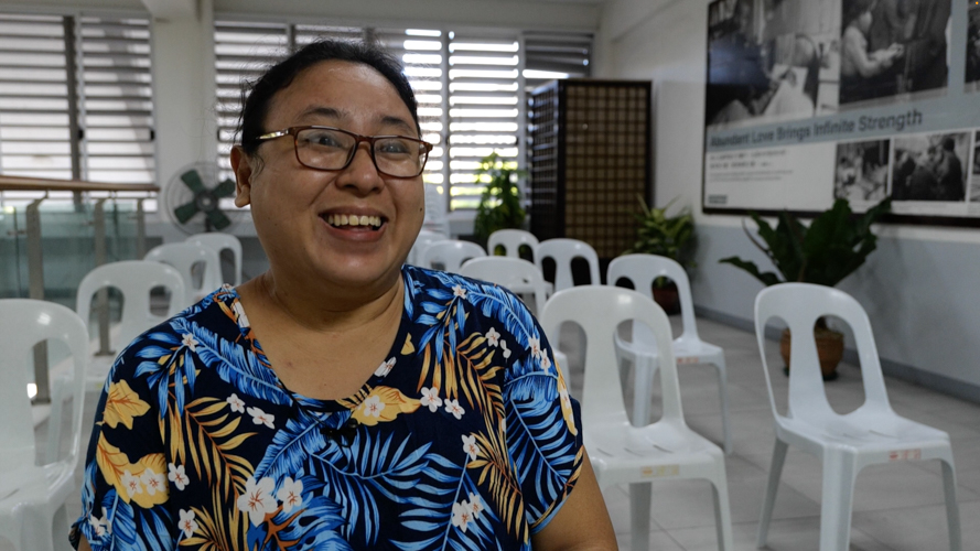 After the session, Veronica Tambong reports feeling relieved and pain-free. “I feel ok now,” she smiles. 【Photo by Harold Alzaga】