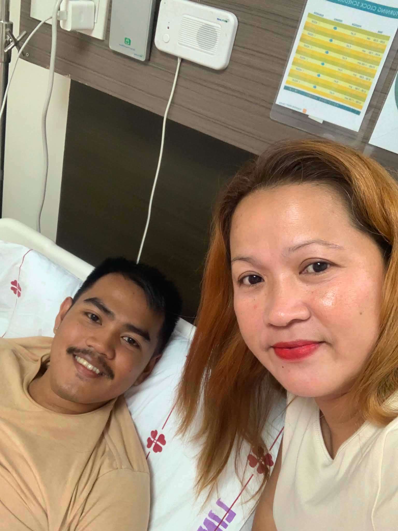Paul Christian Sacdalan takes a selfie with his mother, Rizalina, upon his admission to the Philippine Heart Center on August 24, 2026.  Through the medical assistance provided by the Tzu Chi Foundation, Sacdalan successfully secured his long-awaited heart surgery.
