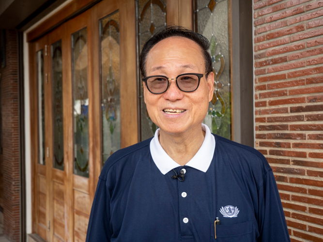 “Many of the beneficiaries lived on riverbanks, and every time there is a typhoon, their lives are in danger. So, this housing is a big relief to their difficulties,” says Tzu Chi Bicol head volunteer Antonio Tan. 【Photo by Harold Alzaga】