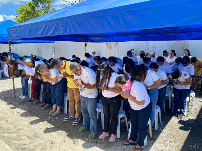 Tzu Chi Palo Great Love Village residents join the groundbreaking ceremony. 【Photo by Matt Serrano】