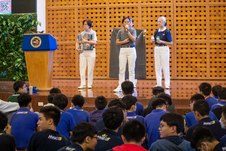 Program Officer Lineth Brondial talks about Tzu Chi’s program on environmental protection. 【Photo by Marella Saldonido】