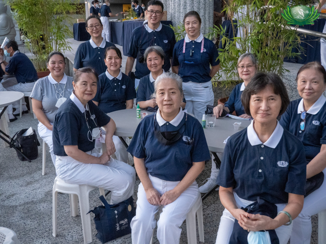 Manila Central (Mingchong) volunteers reunite in a tea party at the Jing Si Hall in Agno, Quezon City. 【Photo by Kendrick Yacuan】