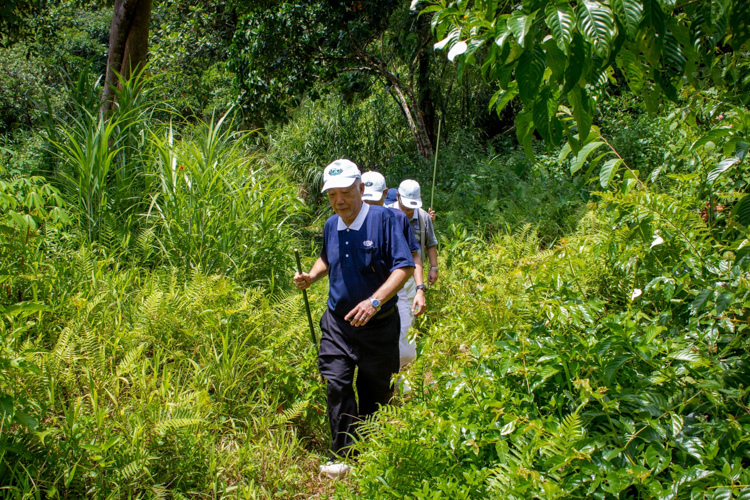 Prior to the relief distribution, volunteers conduct home visits in the mountains of Brgy. Kittag in Sanchez Mira, Cagayan. 【Photo by Marella Saldonido】