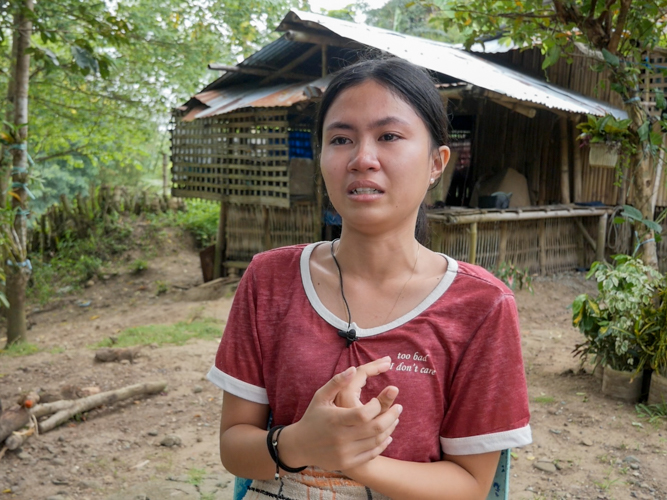 “I want to take her to the city so she can enjoy meals at restaurants and have whatever she likes,” Jowelyn Joy Prion says of her grandmother. “I want to pamper her as a way to repay her kindness and sacrifices.” 【Photo by Harold Alzaga】