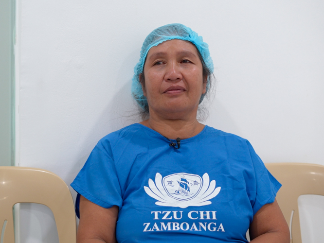 “I want my goiter operated because when people look at us, they don’t look at our face. It makes us feel small,” says Myrna Tanuhay, who has lived with goiter for 35 years. 【Photo by Harold Alzaga】