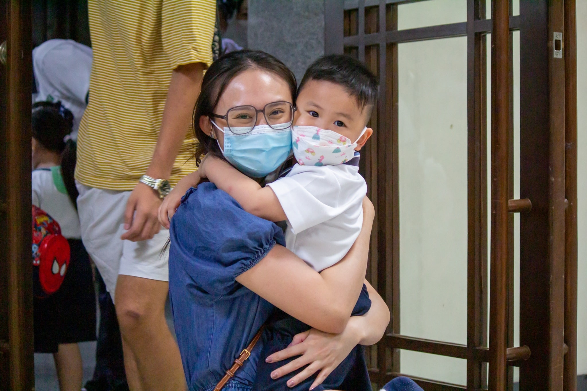 “When my son comes home from school, he’s always saying ‘Gan en’ (Thank you), and I can see he’s learning to behave well,” says Nancy Uy of her son Gavin who is enrolled at the Tzu Chi Great Love Preschool Philippines.【Photo by Marella Saldonido】